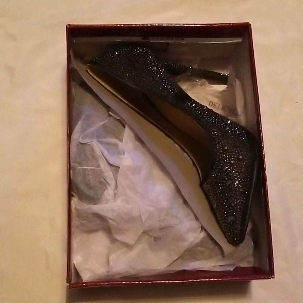 Black high heels pumps